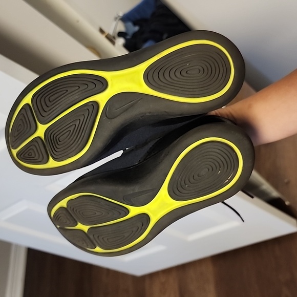 Limited Edition Nike shoes - Picture 3 of 3